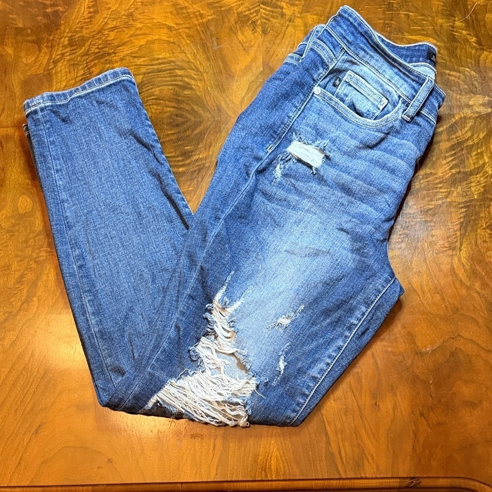Judy Blue - Heavily Distressed Boyfriend Blue Jeans - Size 7/28 - Picture 1 of 7